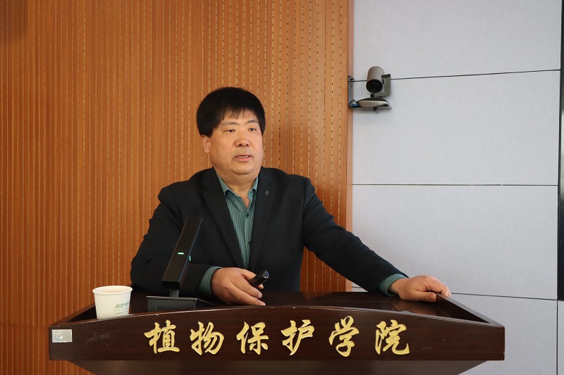 就业指导中心罗建峰作报告.jpg