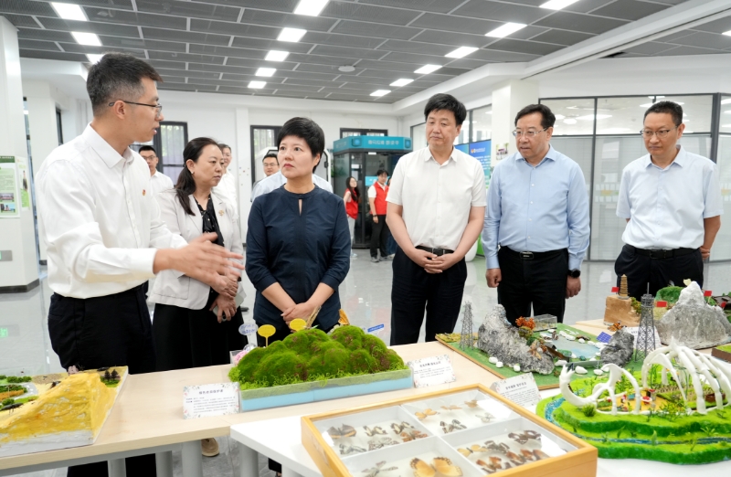 校团委书记陈龙介绍我院志愿项目开展情况.jpg