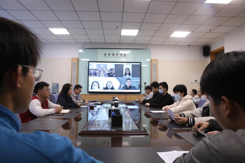 色情片
召开赴四川利尔作物实习调研座谈会800.jpg
