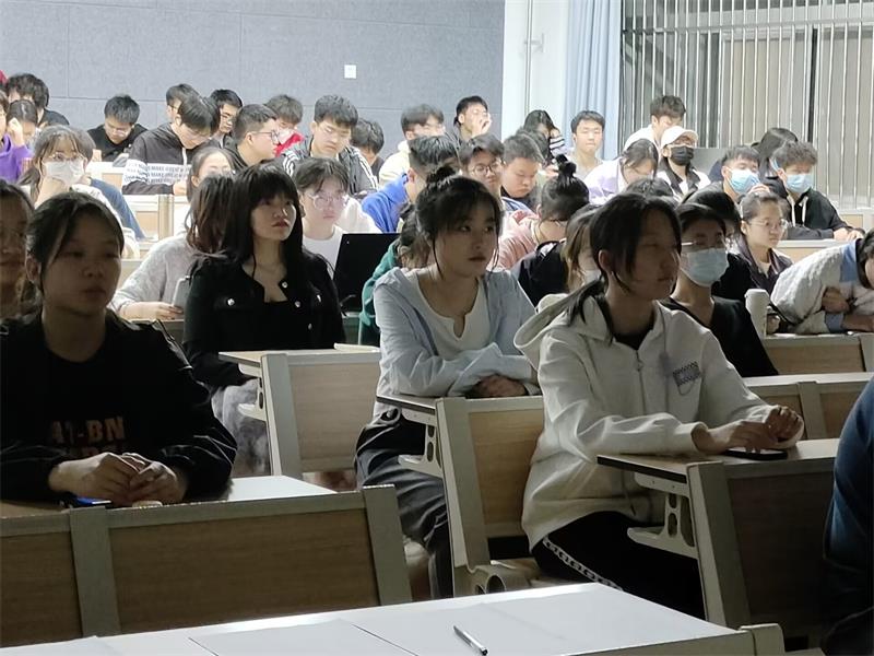 0b674e4d32424acda6ca7b7515e21587.jpg 学800雷锋观影.jpg